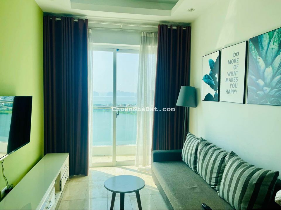 Chính chủ cần bán căn hộ 2Pn 76m2 View Biển trung tâm du lịch Bãi Cháy, Hạ Long.