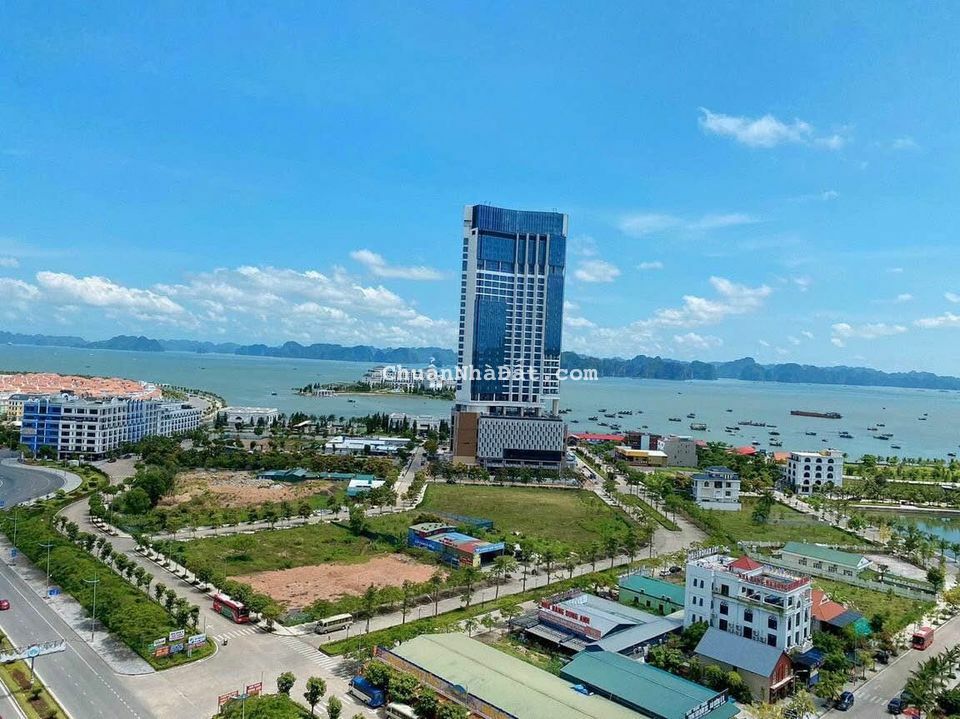 Do chuyển định cư không sử dụng nên cần bán căn hộ 3Pn 102m2 View Biển trung tâm Bãi Cháy, Hạ Long.