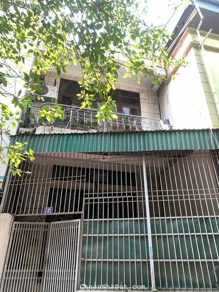 cần bán nhà 2 tầng 43m2 sổ đỏ tại Trần Hưng Đạo, Hạ Long.