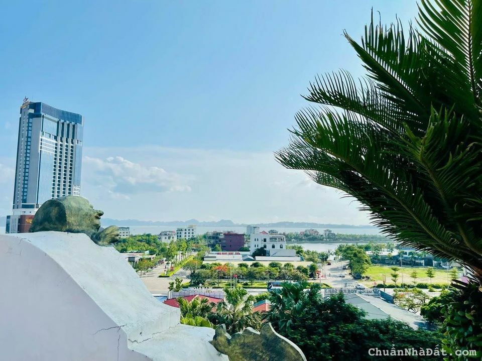 Bán Khách sạn 6 tầng 29p 176m2 View Vịnh Hạ Long, trung tâm du lịch cách Bãi tắm Bãi Cháy chỉ 300m