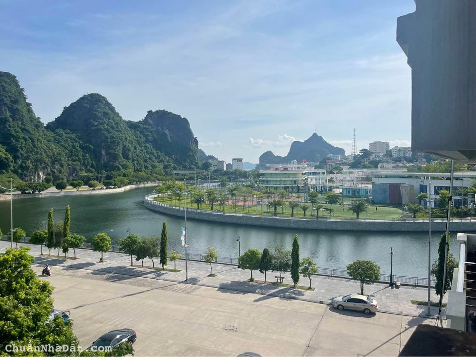 Chính chủ chuyển sinh sống cần Bán nhà trung tâm cột 2 - mặt hồ Cô Tiên, Trung tâm Tp Hạ Long