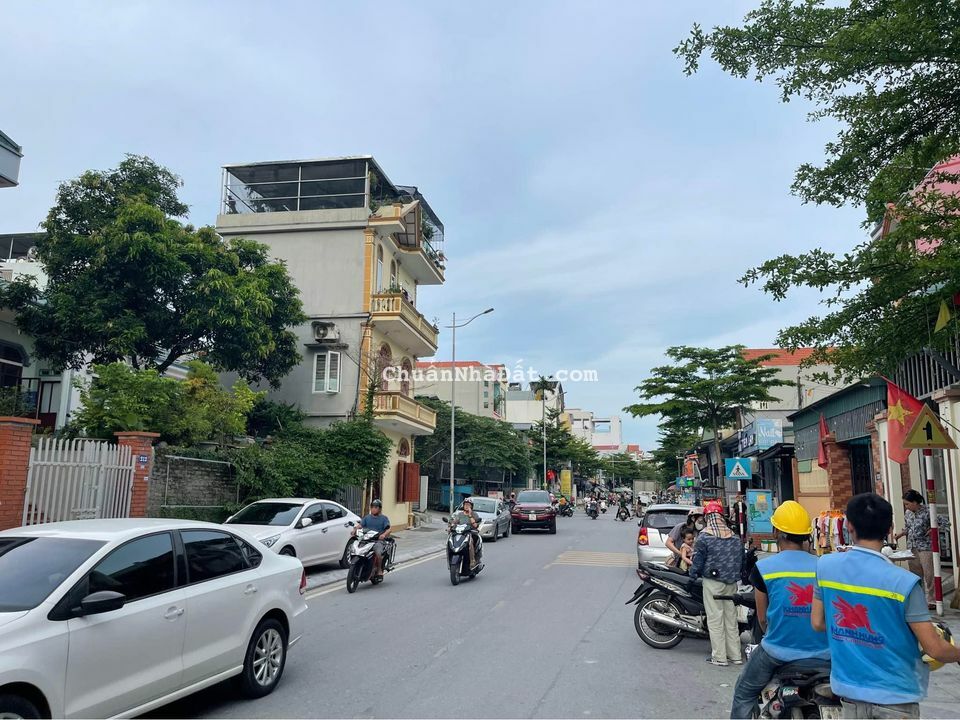 Chính chủ Bán đất tặng nhà cấp 4, mặt đường EC Hùng Thắng - Bãi Cháy - TP Hạ Long Chính chủ Bán đất tặng nhà cấp 4, mặt đường EC Hùng Thắng - Bãi Cháy - TP Hạ Long