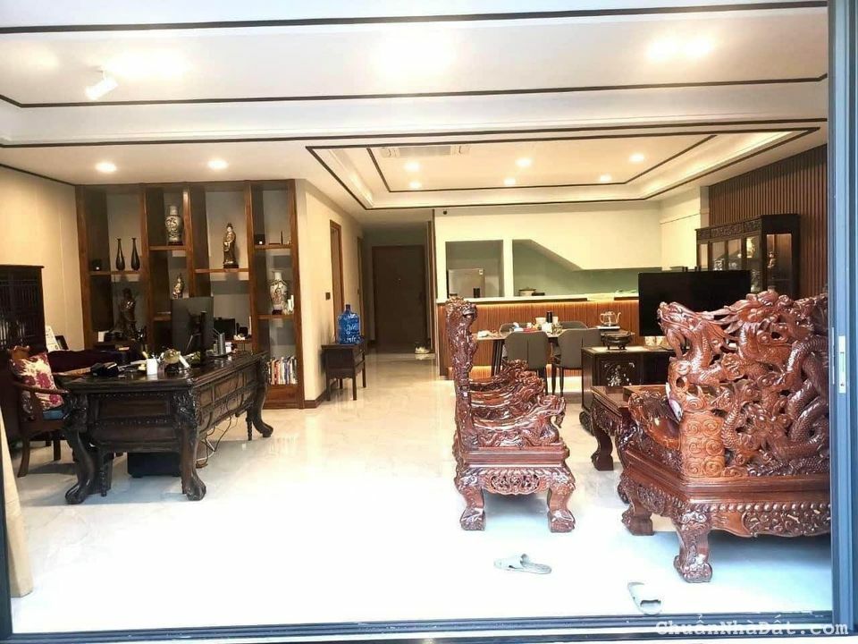 Bán nhà Sân vườn chân đế toà chung cư Bim 24 tầng, trung tâm Hùng Thắng, Bãi Cháy, Hạ Long