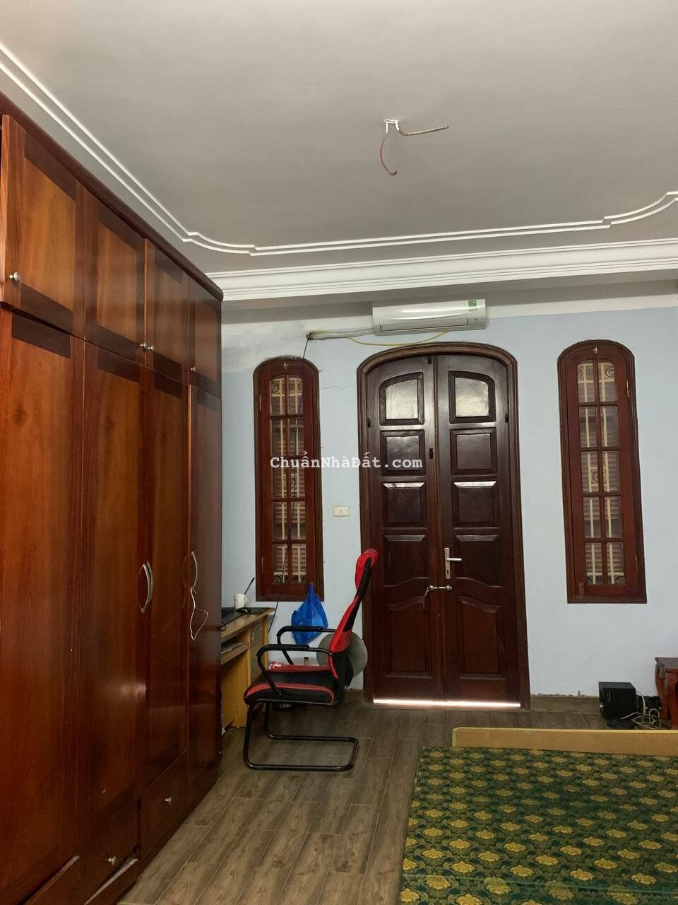 Cho thuê nhà ô tô đỗ cửa phố Đầm Trấu, DT 50m x 4 tầng, MT 4m, 4 ngủ, giá 14 triệu, LH 0977483092