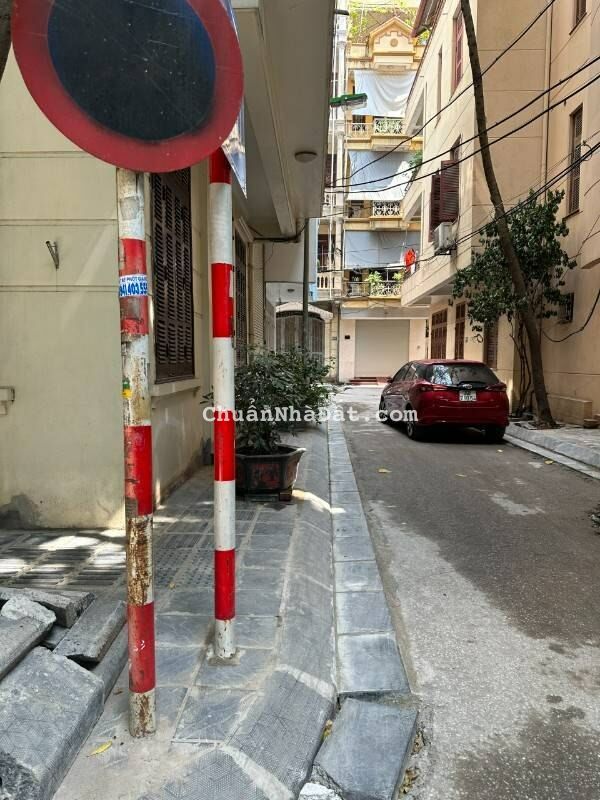 Cho thuê nhà đường Đầm Trấu, nhà 2 mặt ngõ to,  Diện tích 55m² x 4 tầng,  MT 4m, Giá 15 triệu