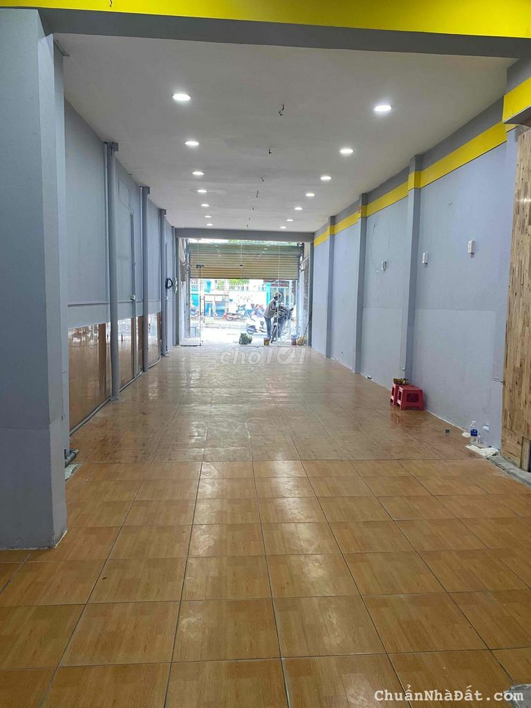 Văn phòng cho thuê, mặt tiền Âu cơ.