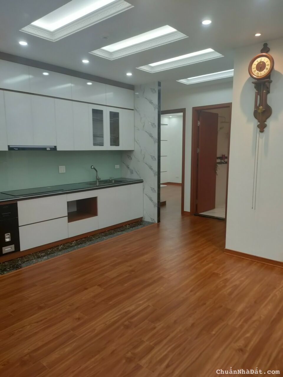 Căn hộ 3PN 95m2, full nội thất đẹp mới, Phố Vũ Phạm Hàm - Yên Hòa, Giá hơn 6 tỷ Lh 0975970420