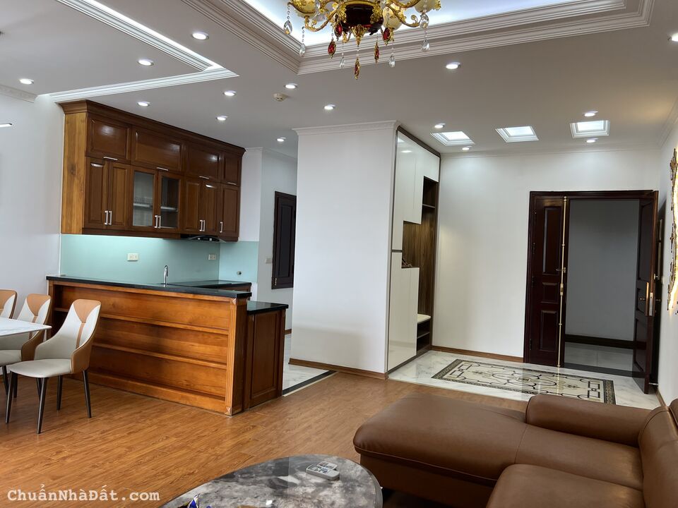 Chính chủ gửi bán căn hộ chung cư Trung Yên Plaza 90m2, Nội thất đẹp, Giá nhỉnh 5 tỷ Lh 0975970420