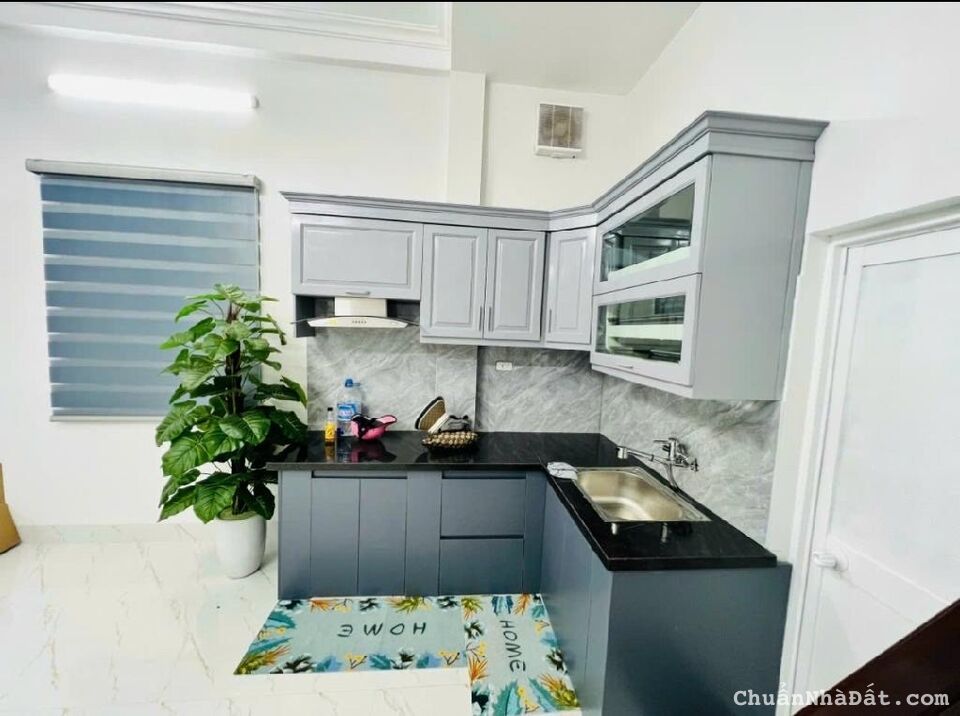 Bán nhà Lê Thanh Nghị 48m 5t 7.65 tỷ. Gần phố, ngõ thông, dân xây, tặng hết nội thất