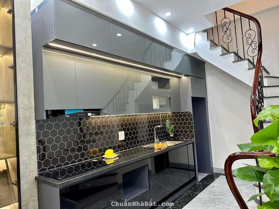 Bán nhà Thạch Bàn 6T thang máy, lô góc, nhà mới, full nội thất, gần phố