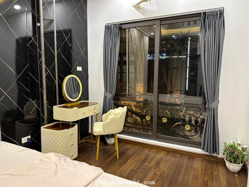 Bán nhà Thạch Bàn 6T thang máy, lô góc, nhà mới, full nội thất, gần phố