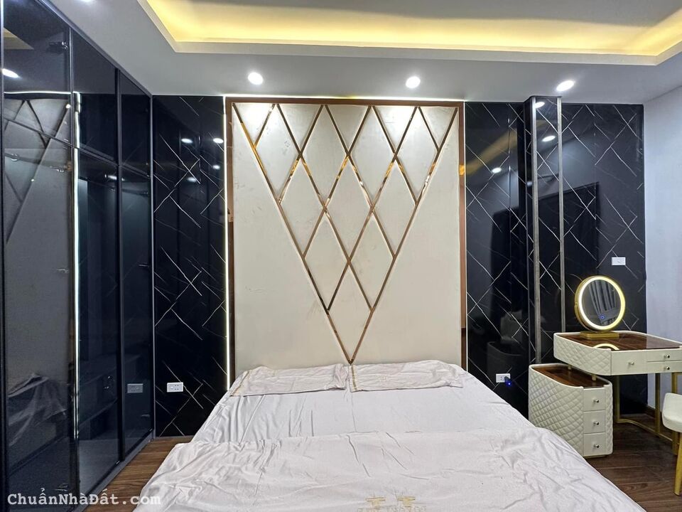 Bán nhà Thạch Bàn 6T thang máy, lô góc, nhà mới, full nội thất, gần phố