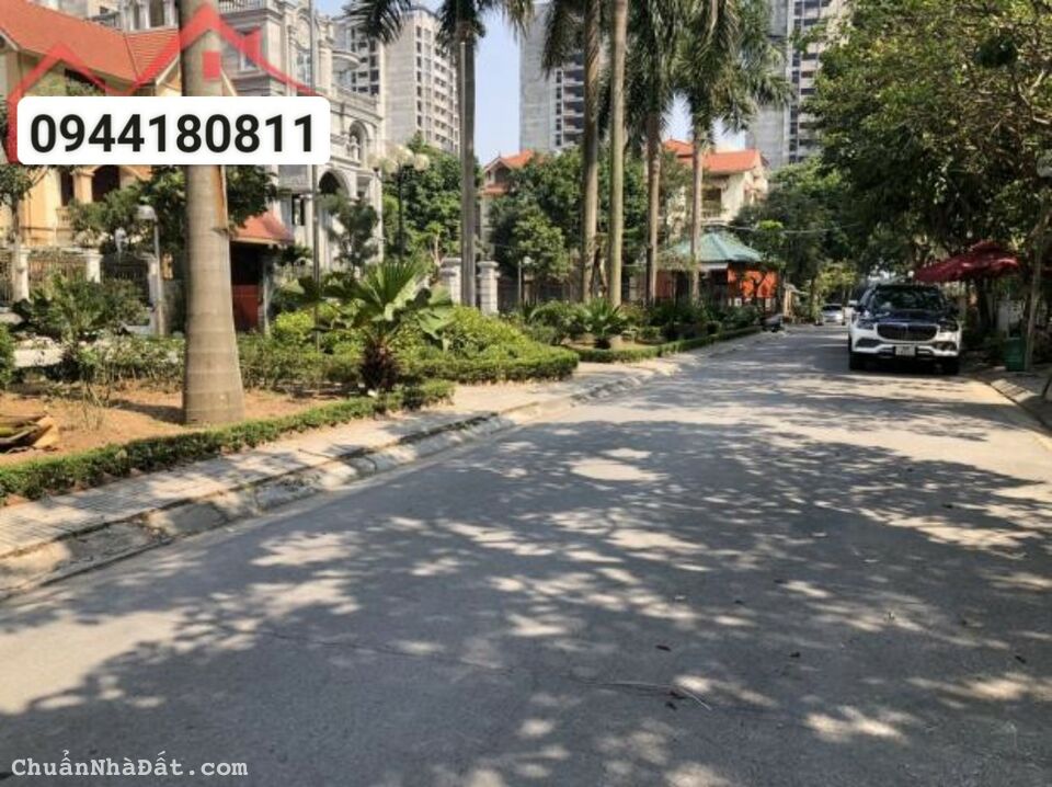 BÁN BIỆT THỰ SÂN VƯỜN KHU ĐÔ THỊ PHÁP VÂN, 306M2, 4 TẦNG, GIÁ 35 TỶ