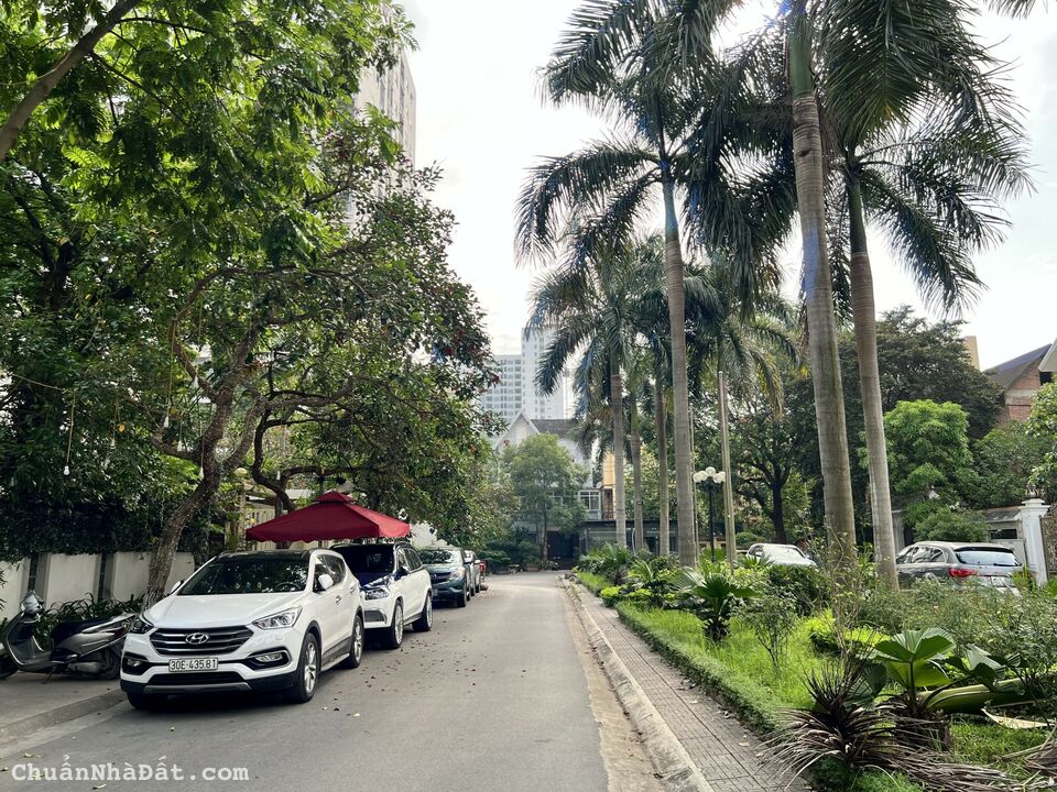 BÁN BIỆT THỰ SÂN VƯỜN KHU ĐÔ THỊ PHÁP VÂN, 306M2, 4 TẦNG, GIÁ 35 TỶ