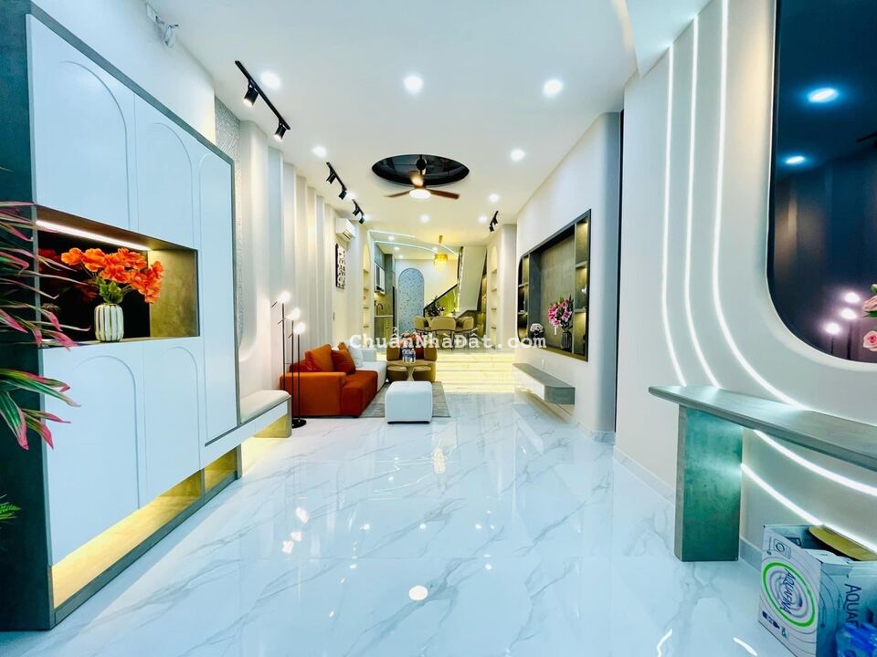 Chính chủ bán nhà 2 tỷ 550 đường Hiệp Thành 2, Quận 12. Hẻm rộng 8m, sổ riêng cho thuê 12tr/tháng.