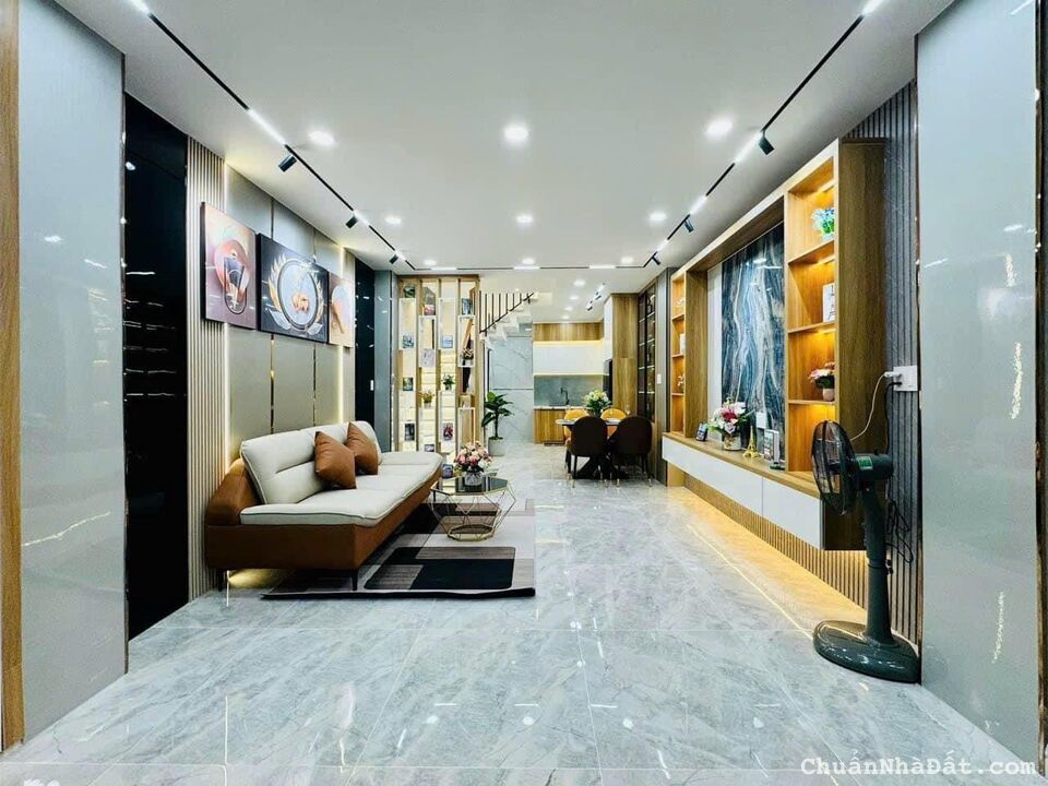 Bán nhà hẻm 1 xẹc Đoàn Văn Bơ, Q4 xây 42m2. Gần chợ Cầu Cống, hẻm 6m, sổ hồng riêng.