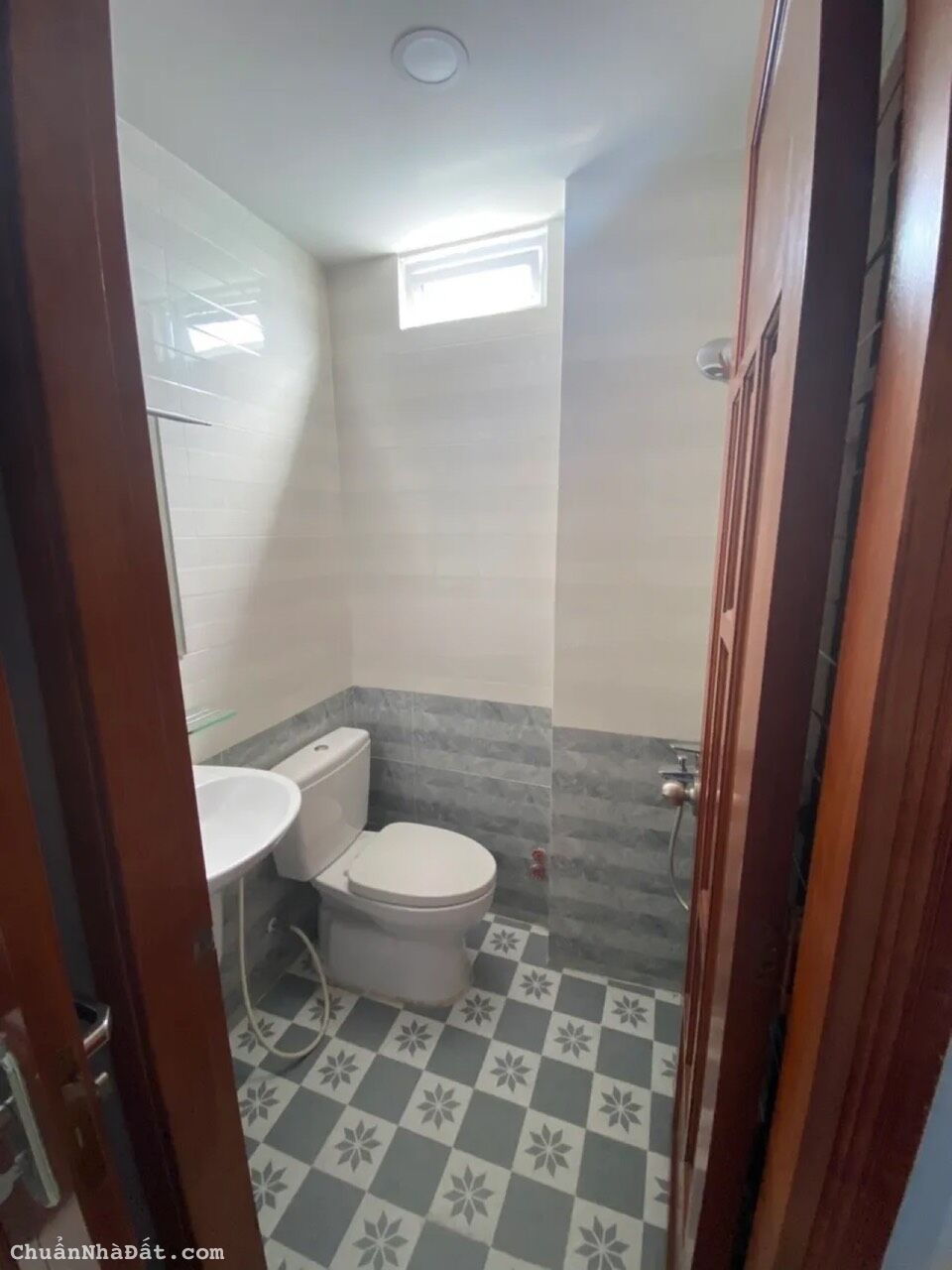 Chỉ cần 1tỷ980 có nhà ở Đ.Lê Quang Định,P.7, Q.Bình Thạnh DT 42,5m2. Có sổ hồng đầy đủ 1 trệt- 1 lầ