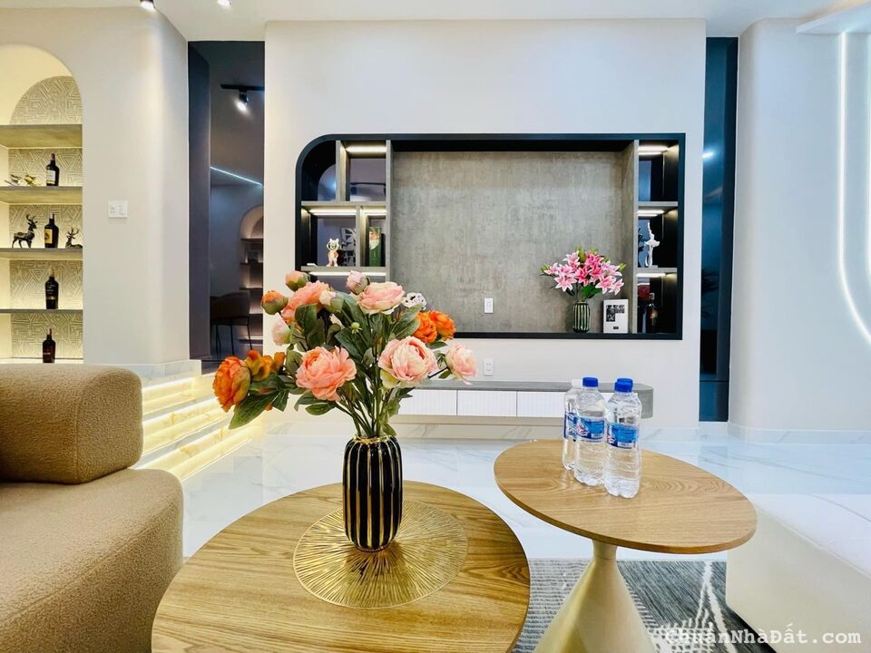 Chính chủ bán nhà 2 tỷ 550 đường Hiệp Thành 2, Quận 12. Hẻm rộng 8m, sổ riêng cho thuê 12tr/tháng. Chính chủ bán nhà 2 tỷ 550 đường Hiệp Thành 2, Quận 12. Hẻm rộng 8m, sổ riêng cho thuê 12tr/tháng.