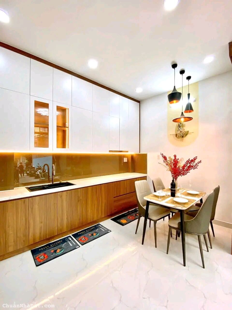 Còn 1 căn GIÁ RẺ 1.9 tỷ, xây 2 tầng 30m2 Nguyễn Kiệm, Phú Nhuận. Cách CV Gia Định 500m. SHR.