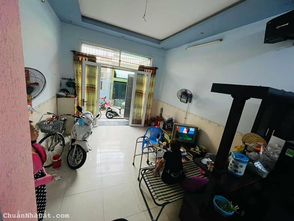 SIÊU VIP! Nhà 22m2 Trần Bình Trọng, Q5. Cách chợ Cao Đạt 300m. Sổ sẵn.