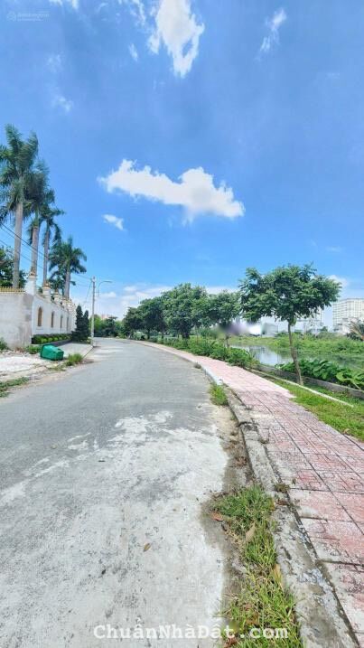 Bán đất nền nằm ngay X.Bạch Đằng, TX.Tân Uyên,Bình Dương, giá1tỷ550,DT 10m2.Nằm kế UBND bạch đằng. 