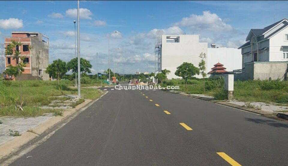 Mở bán 50 nền sổ sẵn chỉ 1,690tỷ ở KDC Tham Lương, Đ. Dương Thị Giang, Q12. 80m2. Đối diện ga Metro