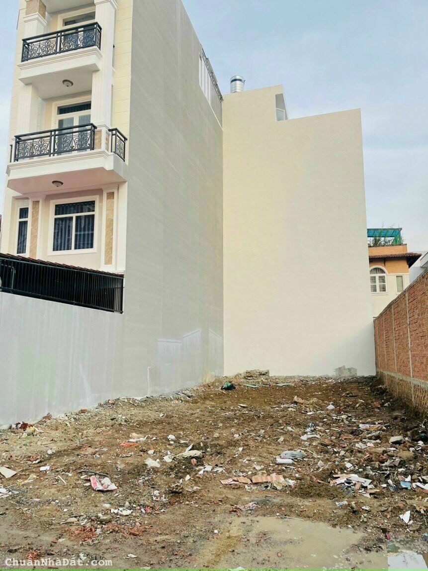 KẸT TIỀN cô Hoa bán gấp! Đất 60m2 Vườn Lài, Quận 12. Nằm ngay chợ Vườn Lài, giá 2 tỷ1 SHR.