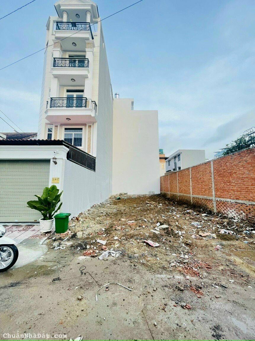 KẸT TIỀN cô Hoa bán gấp! Đất 60m2 Vườn Lài, Quận 12. Nằm ngay chợ Vườn Lài, giá 2 tỷ1 SHR.