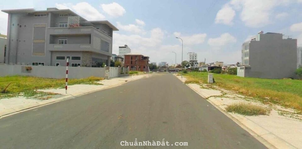 CỰC SỐC! Đất nền 80m2 Nguyễn Biểu Quận 5. Giá chỉ còn 2 tỷ5. Cách ĐH Khoa Học Tự Nhiên 300m.