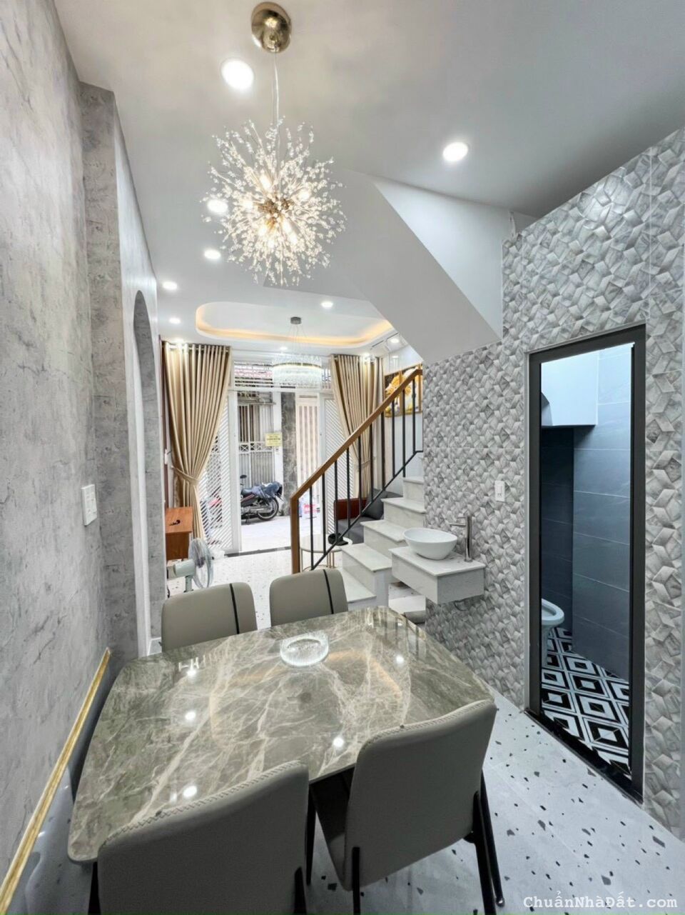 Mới hạ giá nhà Lê Văn Sỹ P10 Quận Phú Nhuận DT 39.5m2 còn 2tỷ340tr. Sổ riêng