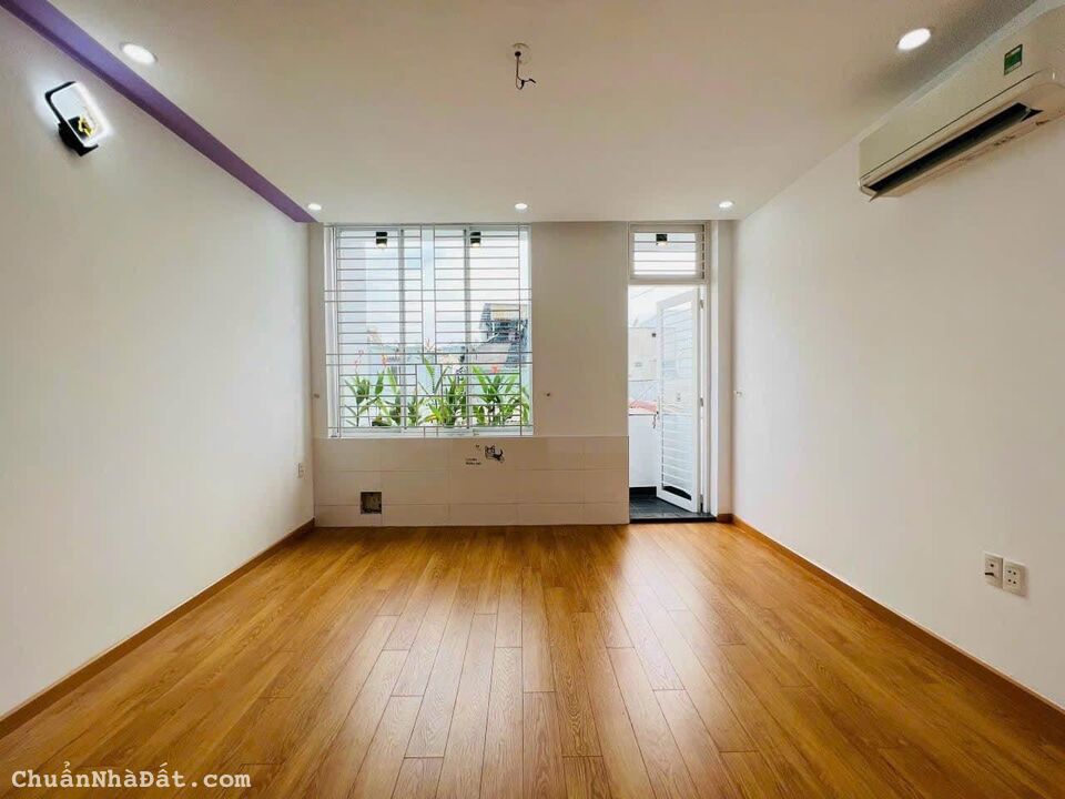 Chính chủ cần bán nhà Tạ Uyên P6 Quận 11 giá 2tỷ550tr DT 32.4m2, đang cho thuê 8tr/tháng