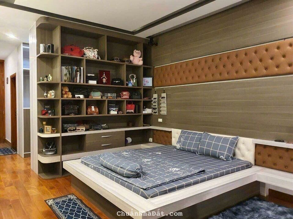 **Bán nhà phường 7 Tân Bình, góc 2 mặt tiền Chử Đồng Tử (6,5*20) 2 lầu