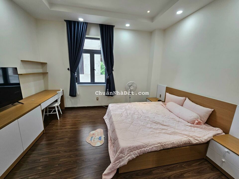 ***Bán nhà đường Hoàng Sa, phường 5 Tân Bình (6*18), oto đậu sát nhà