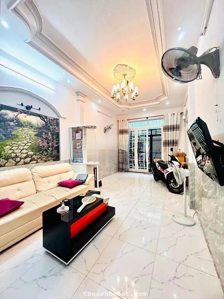 Bán nhà 2.2 tỷ 1 xẹt rộng rãi tại Nguyễn Đình Chiểu, phường 4, Phú Nhuận DT 3.5x15m, 1 trệt 3 lầu