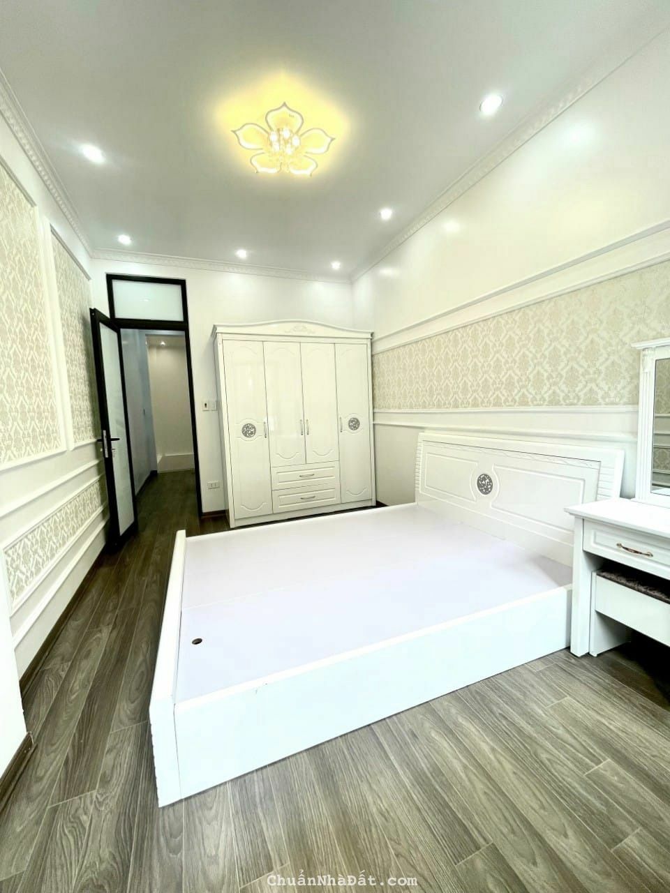 Lung linh đẹp, Ô tô 20m, Ngõ thông, NHÀ Tây Sơn-0989311985 Lung linh đẹp, Ô tô 20m, Ngõ thông, NHÀ Tây Sơn-0989311985