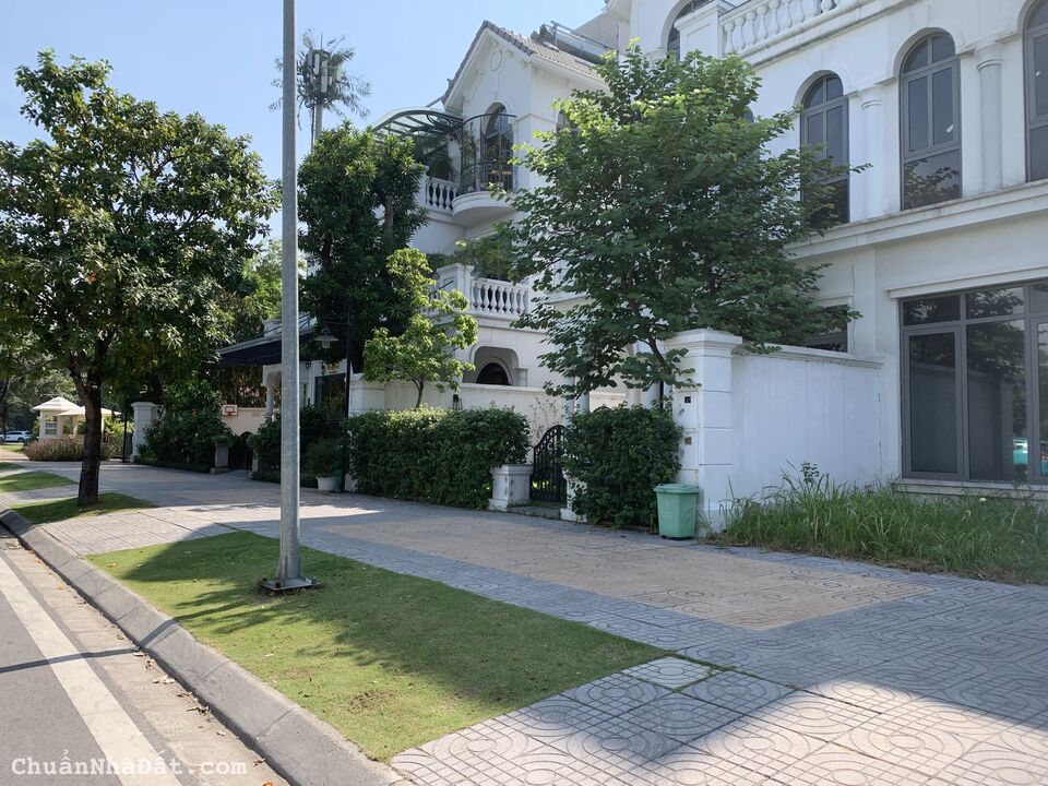 SỐC- BÁN BT VIỆT HƯNG- 235M- MT 15M- view công viên vườn hoa 43 tỷ