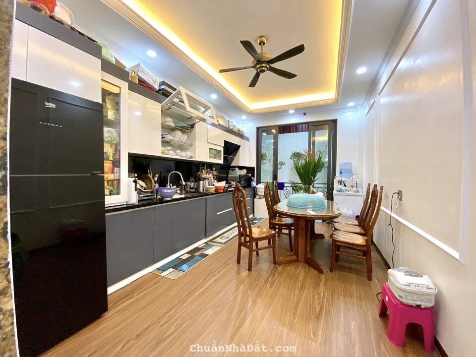 BÁN BT VIỆT HƯNG- 234M- MT 13M-  38 TỶ 5- 4 MẶT THOÁNG - NỘI THẤT TIỀN TỶ.