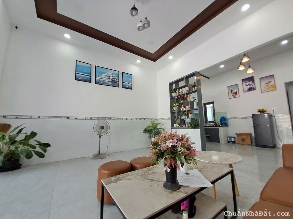 Nhà đẹp gần biển mặt tiền đường Dương Vân Nga Vĩnh Hải Nha Trang giá chỉ 4tỷ200 Nhà đẹp gần biển mặt tiền đường Dương Vân Nga Vĩnh Hải Nha Trang giá chỉ 4tỷ200
