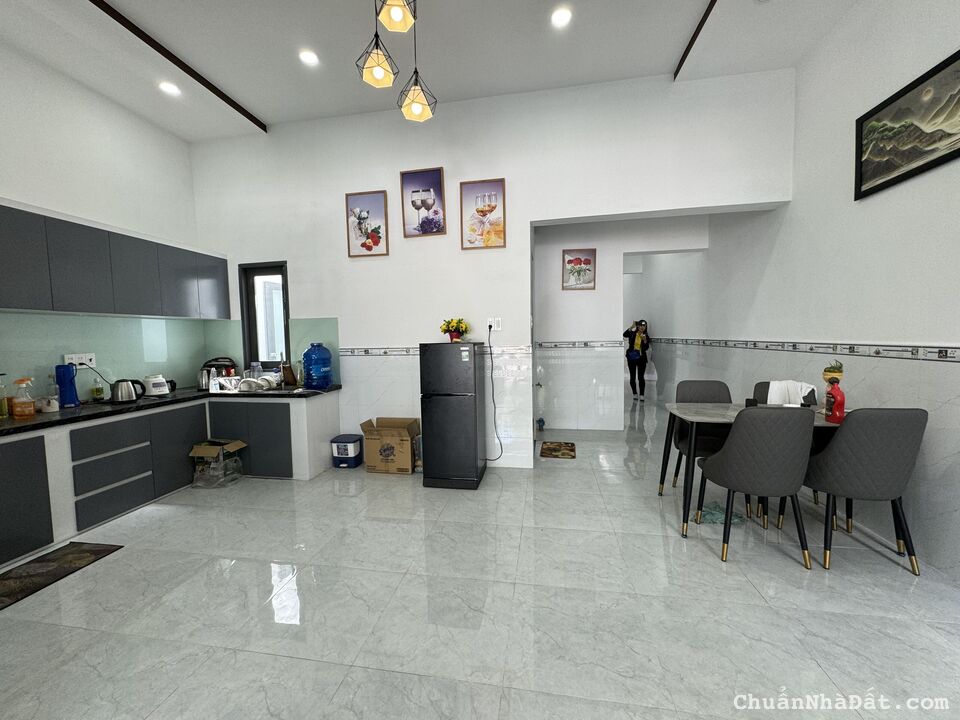 Nhà đẹp gần biển mặt tiền đường Dương Vân Nga Vĩnh Hải Nha Trang giá chỉ 4tỷ200 Nhà đẹp gần biển mặt tiền đường Dương Vân Nga Vĩnh Hải Nha Trang giá chỉ 4tỷ200