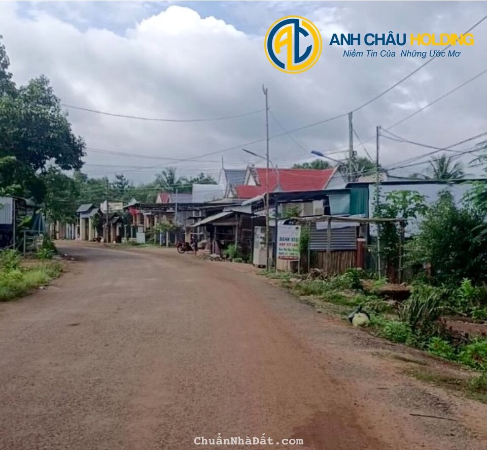 CHÍNH CHỦ CẦN BÁN GẤP 4.600M2 ĐỐI DIỆN SIÊU THỊ GIÁ 300 TRIỆU, SHR