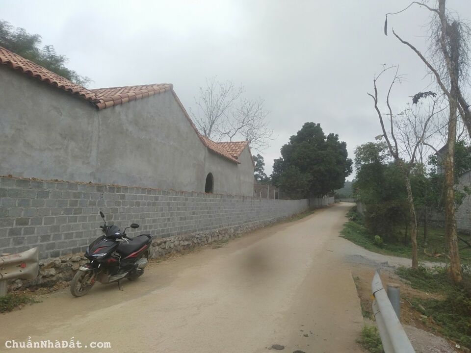 BÁN LÔ ĐẤT 2080M2 TẠI LƯƠNG SƠN, HÒA BÌNH, ĐẦU TƯ SINH LỜI CAO, GIÁ CHỈ 1,8 TRIỆU/M2