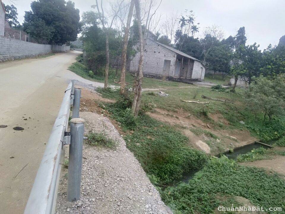 BÁN LÔ ĐẤT 2080M2 TẠI LƯƠNG SƠN, HÒA BÌNH, ĐẦU TƯ SINH LỜI CAO, GIÁ CHỈ 1,8 TRIỆU/M2