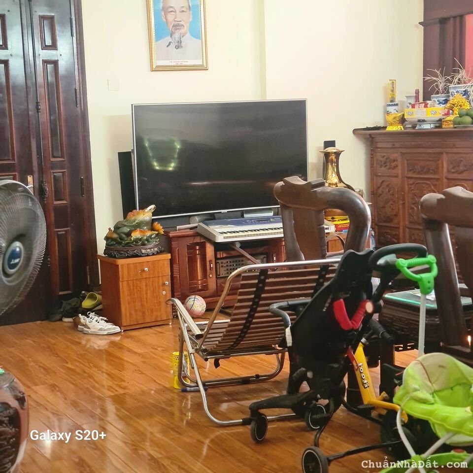 Thanh khoản gấp Chung cư 3 ngủ, 112m2, Lĩnh Nam, Hoàng Mai, giá rẻ