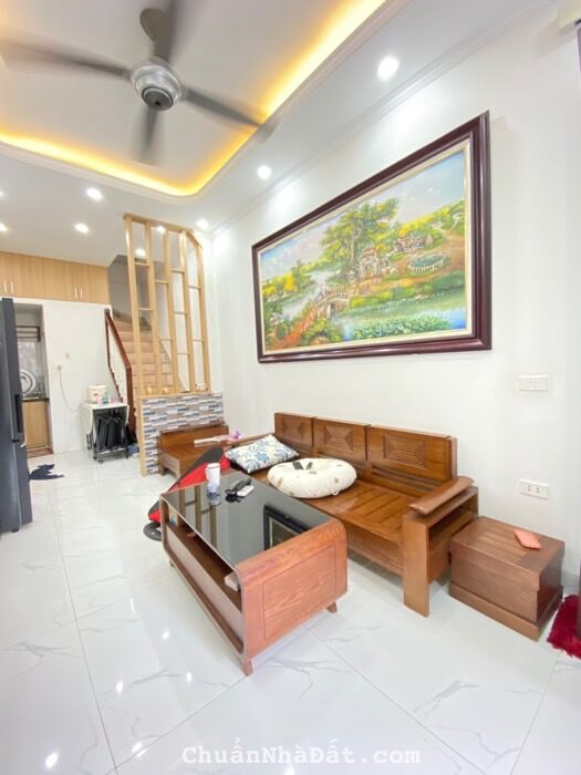 Bán nhà Nam Dư, Hoàng Mai, cách ô tô tránh 50m, gần phố, gần chợ 2 tỷ 880