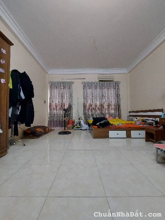 Bán nhà Vĩnh Hưng, Hoàng Mai, nhà dân xây, ô tô đỗ cửa 63 m2, 4 tỷ 700