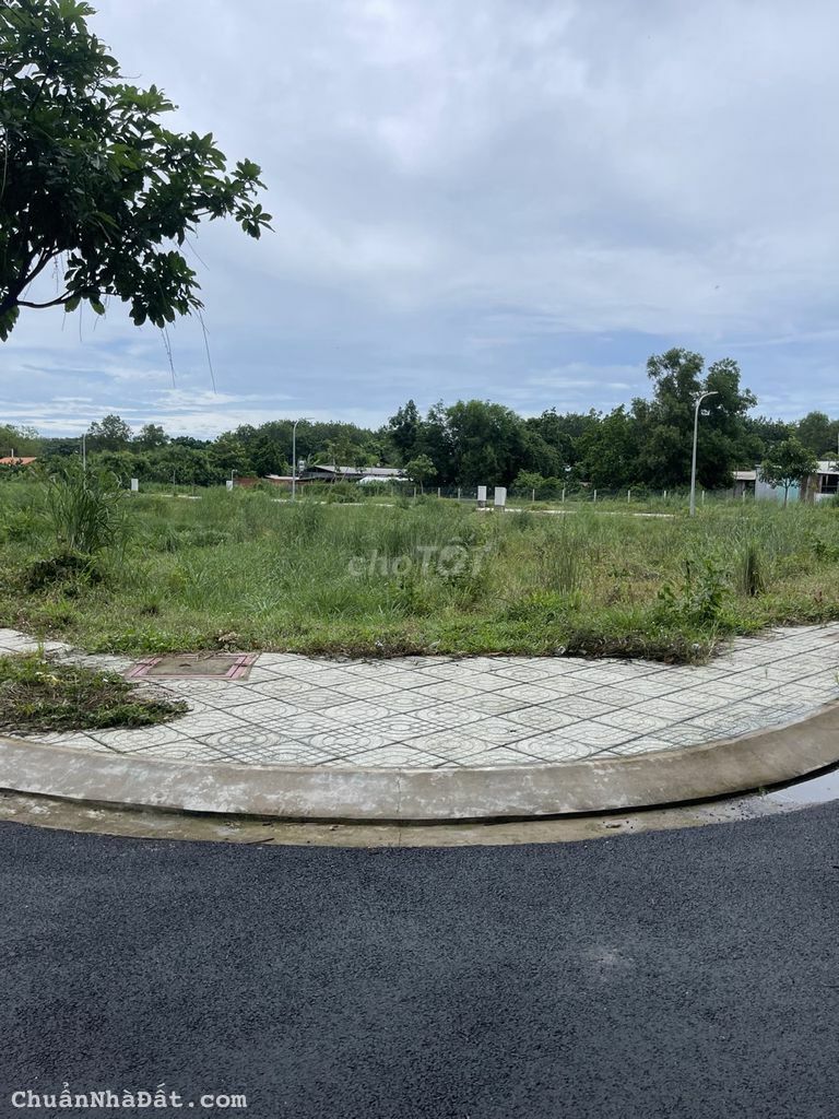 Đất nền cần bán 96m2 SHR full thổ giá 990tr ở TL15, Phú Hòa Đông