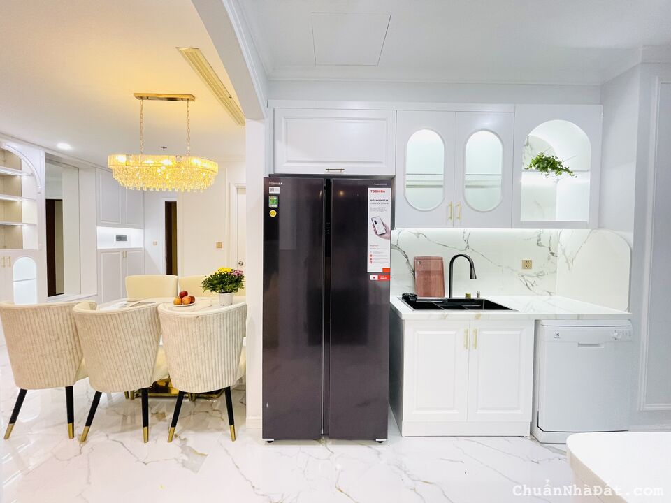 Cho thuê căn 3PN view LM81 nội thất hiện đại tại Vinhomes Central Park. Lh 0822953757 Cho thuê căn 3PN view LM81 nội thất hiện đại tại Vinhomes Central Park. Lh 0822953757