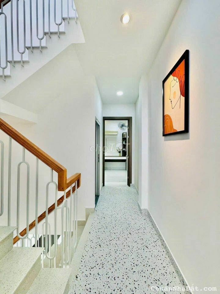 🆘[QUẬN Gò Vấp] Gần Công Viên Làng Hoa-3TẦNG- 40M2-Nhà Ngộp Ngân Hàng-Cần bán gấp 1 siêu phẩm ở phư