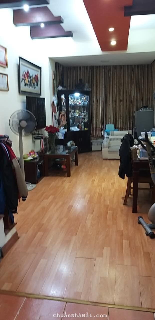 Bán nhà Kim Ma dt 35m 5 tầng giá 2x tỷ