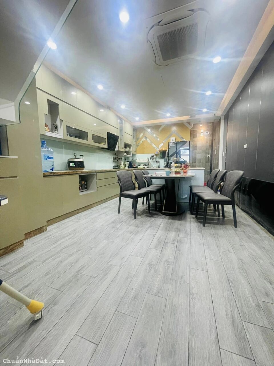 MẶT TIỀN HOA LAN VIP NGAY PHỐ ẨM THỰC PXL 64M2, NGANG 4M, 4 TẦNG, 5PN, VUÔNG, NHỈNH 24 TỶ